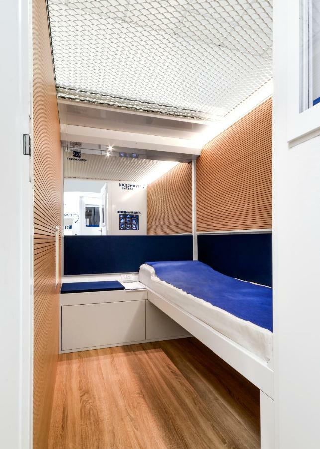 Resting Pods - Zzzleepandgo Bgy Airport Hotel Orio al Serio Exterior foto